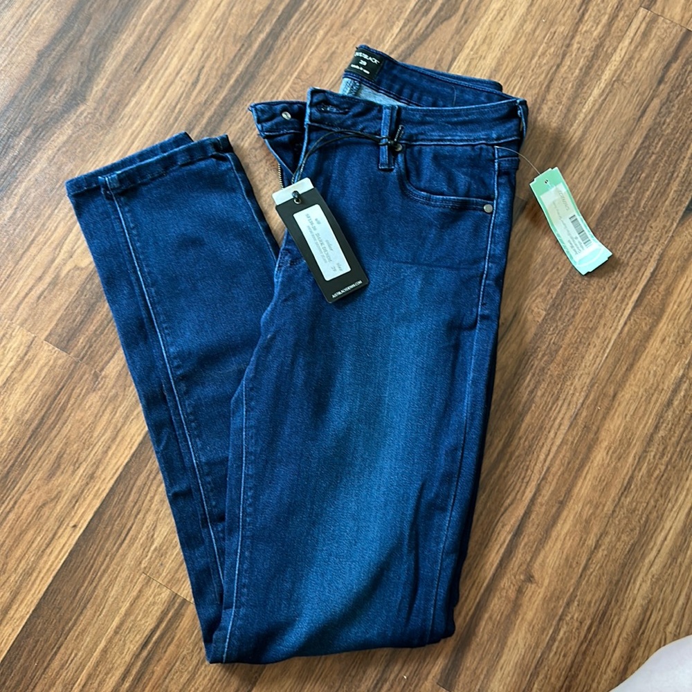 Just Black - Dark Wash Skinny - Size 29 - New with Tags